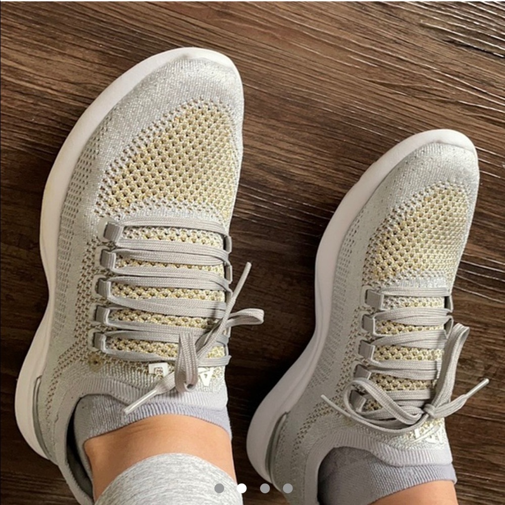 APL shoes size 7.5 like new condition